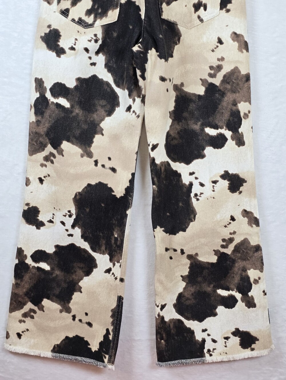PrettyLittleThing Petite Cow Print Wide Leg Jeans Raw Hem Brown Tan Sz.00 - Picture 8 of 14